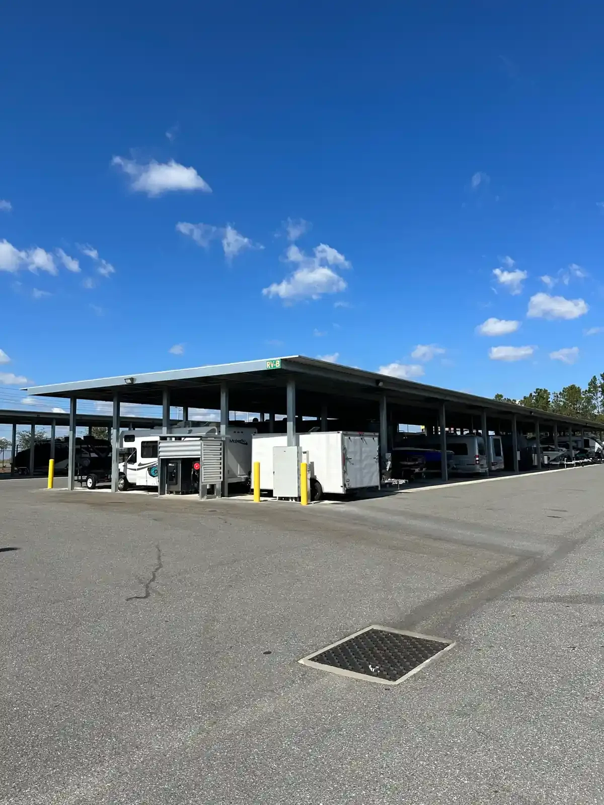 Ridgeview - Champions Gate Covered storage bays for boats and RVs with convenient drive-through access